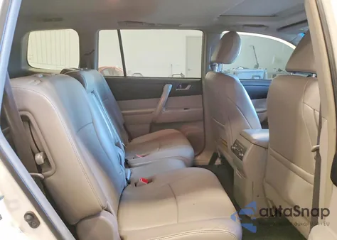 2013 Toyota Highlander Base из США, поврежденный, VIN 5TDZK3EH2DS141799